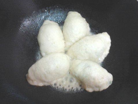 韭菜鸡蛋水煎包步骤7