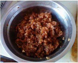 黑芝麻芹菜猪肉包步骤3