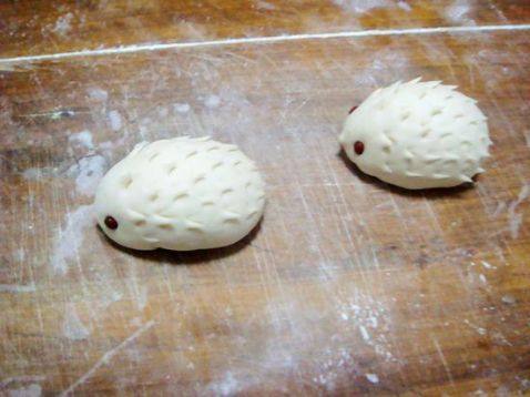 花样面食——刺猬豆沙步骤6
