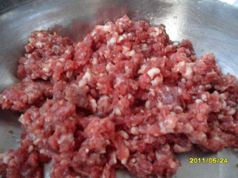 牛肉卷心菜大馅包子新步骤1