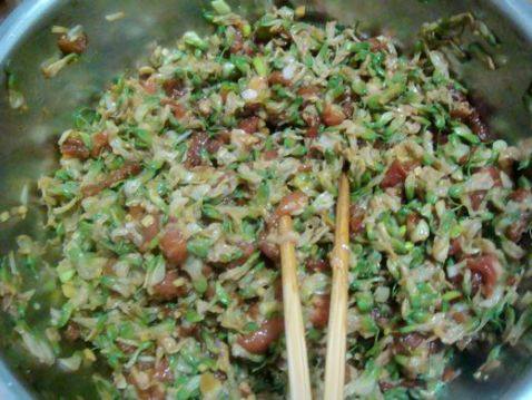 猪肉槐花大包子步骤7