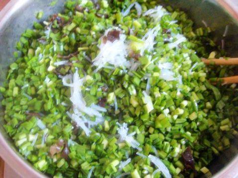 韭菜素三鲜蒸包步骤7