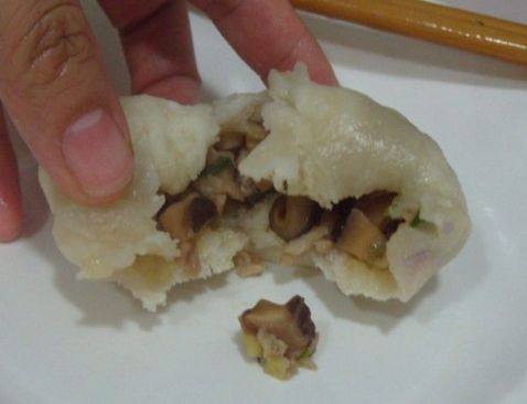 香菇鸡肉蒸包步骤7