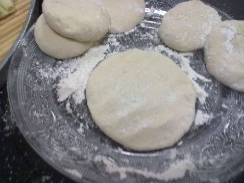 韭菜肉大蒸包步骤6