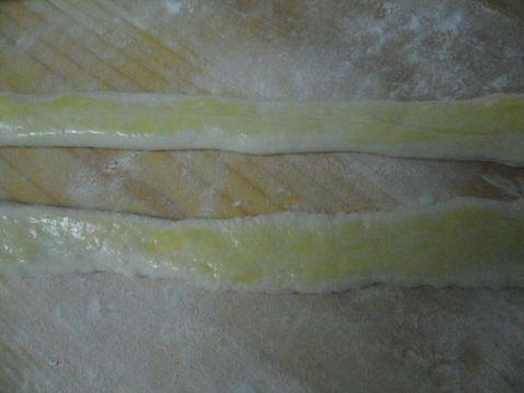 枣花卷步骤5