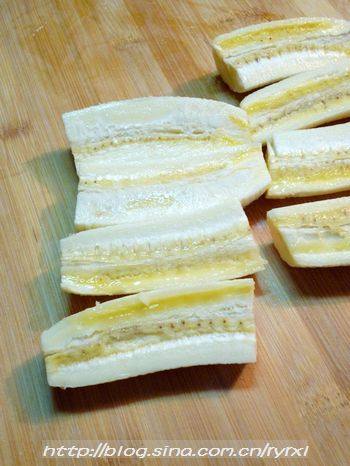香蕉豆沙春卷步骤2