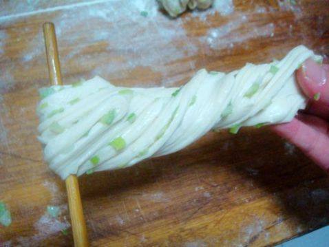 葱花油卷步骤12
