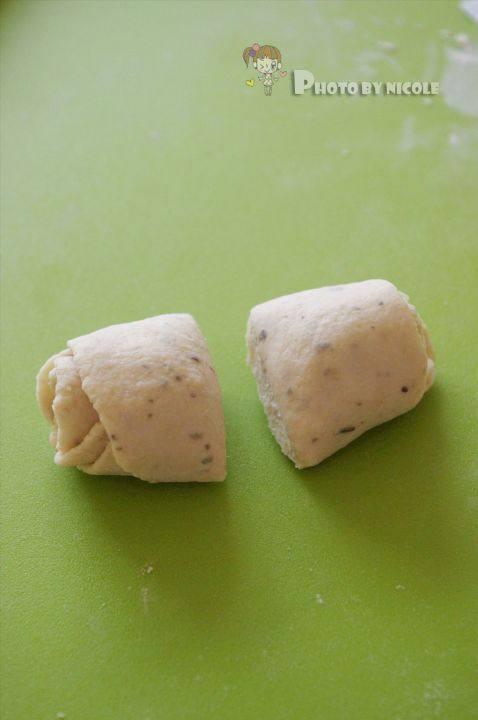 素雅风迷你豆渣玫瑰卷步骤8
