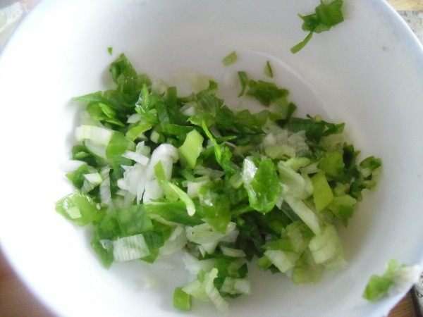 葱香胡萝卜花卷步骤1