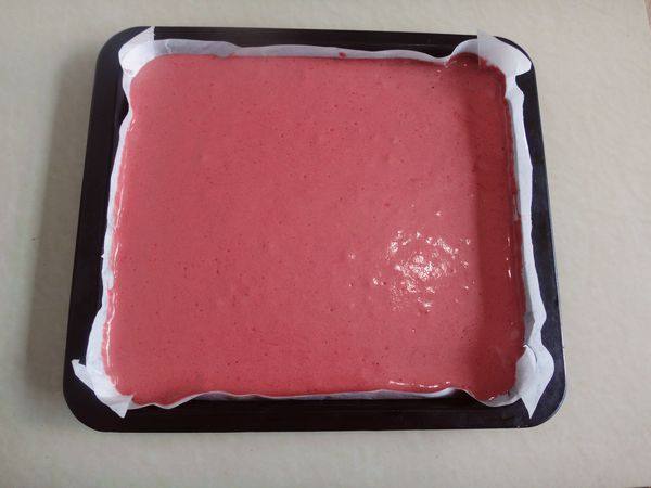 红丝绒蛋糕卷步骤7