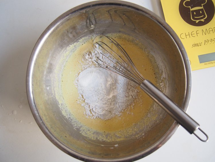 豆渣戚风步骤5