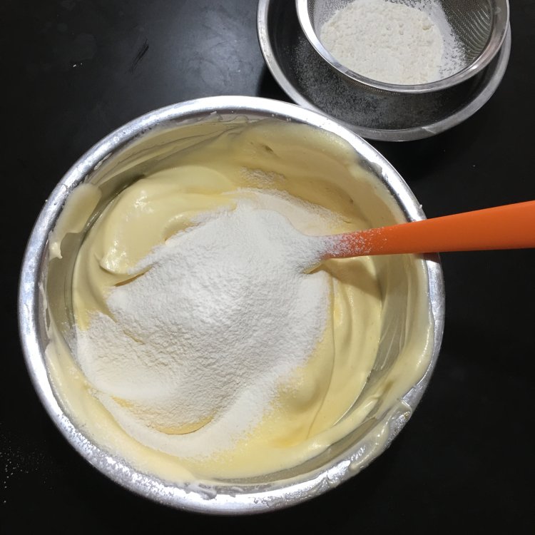 蔓越莓奶冻蛋糕卷步骤4
