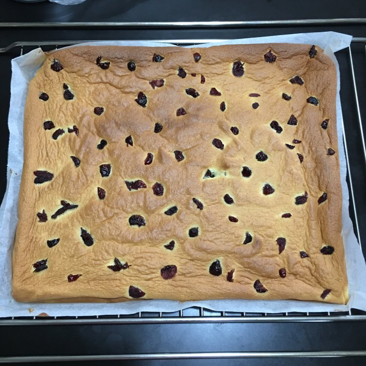 蔓越莓奶冻蛋糕卷步骤8