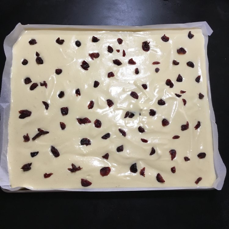 蔓越莓奶冻蛋糕卷步骤7