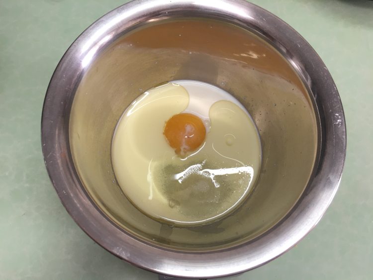 红丝绒旋风蛋糕卷步骤2