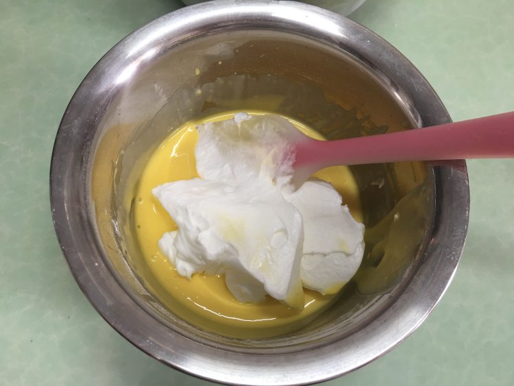 红丝绒旋风蛋糕卷步骤9