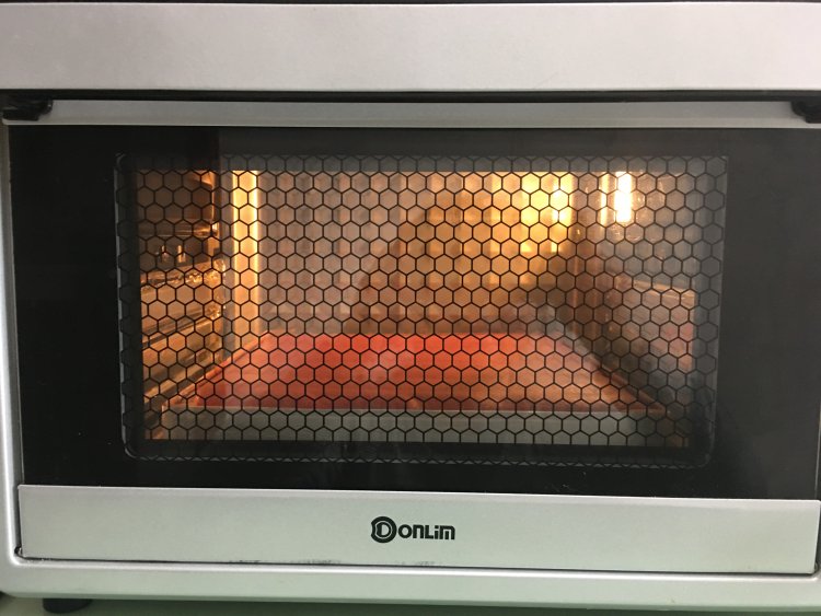 红丝绒旋风蛋糕卷步骤23
