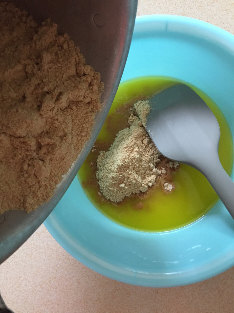 酸奶蓝莓重乳酪蛋糕步骤2