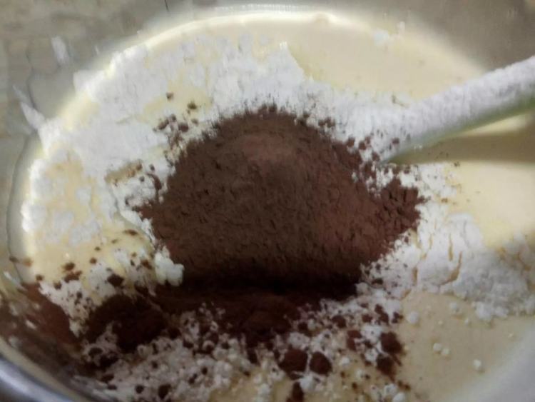 可爱奶牛蛋糕杯步骤8