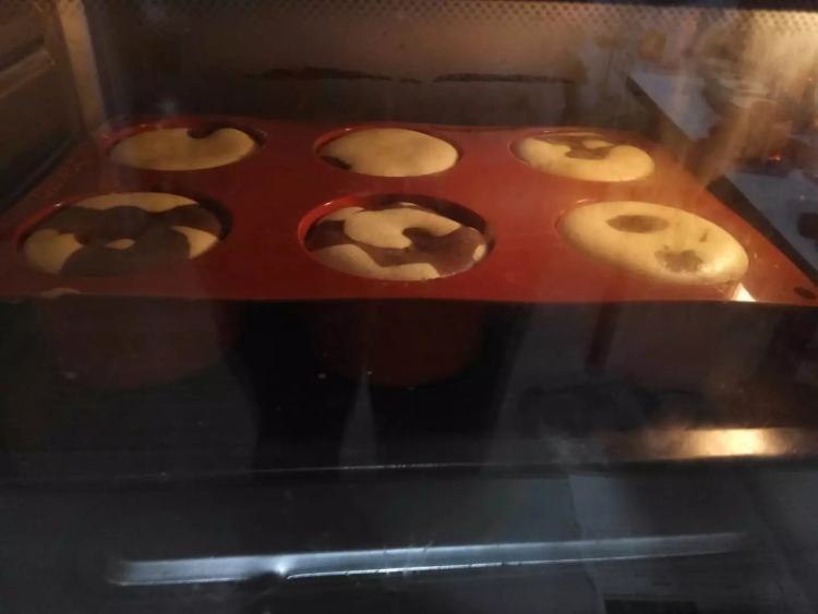 可爱奶牛蛋糕杯步骤13
