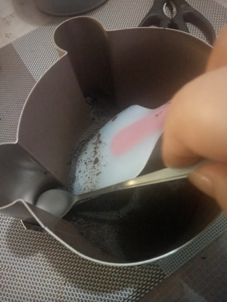草莓桑葚养乐多慕斯步骤10