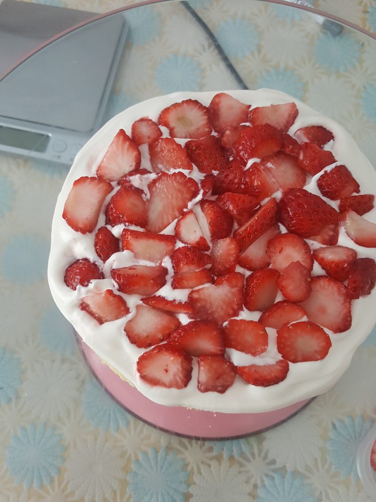 佩奇生日蛋糕步骤4