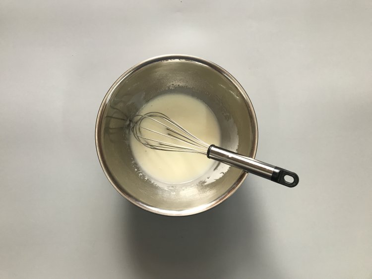 酸奶芝麻戚风步骤2