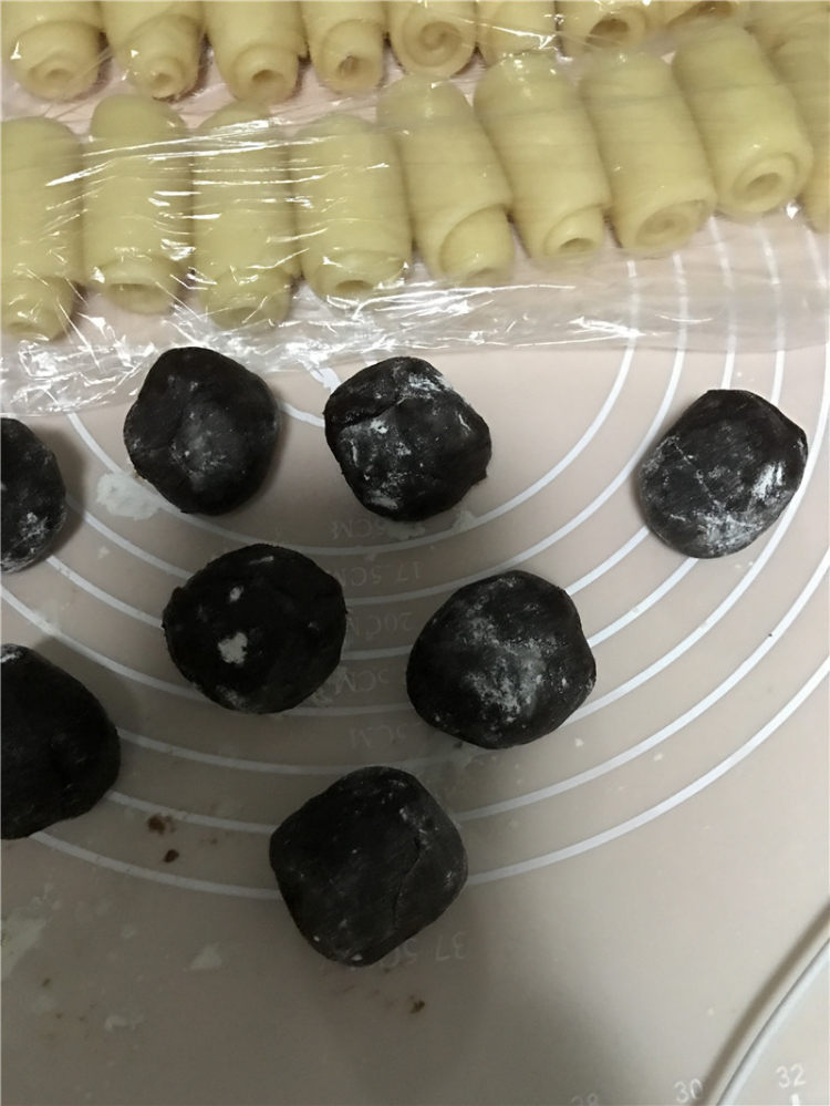 海鸭蛋蛋黄酥步骤7