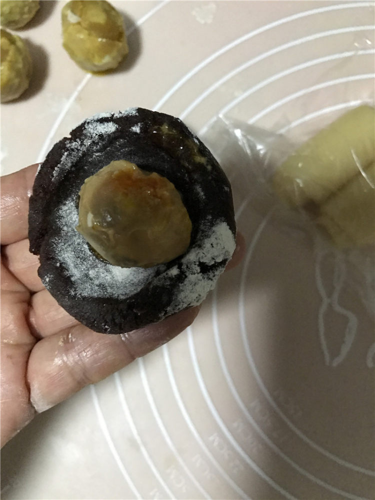 海鸭蛋蛋黄酥步骤8