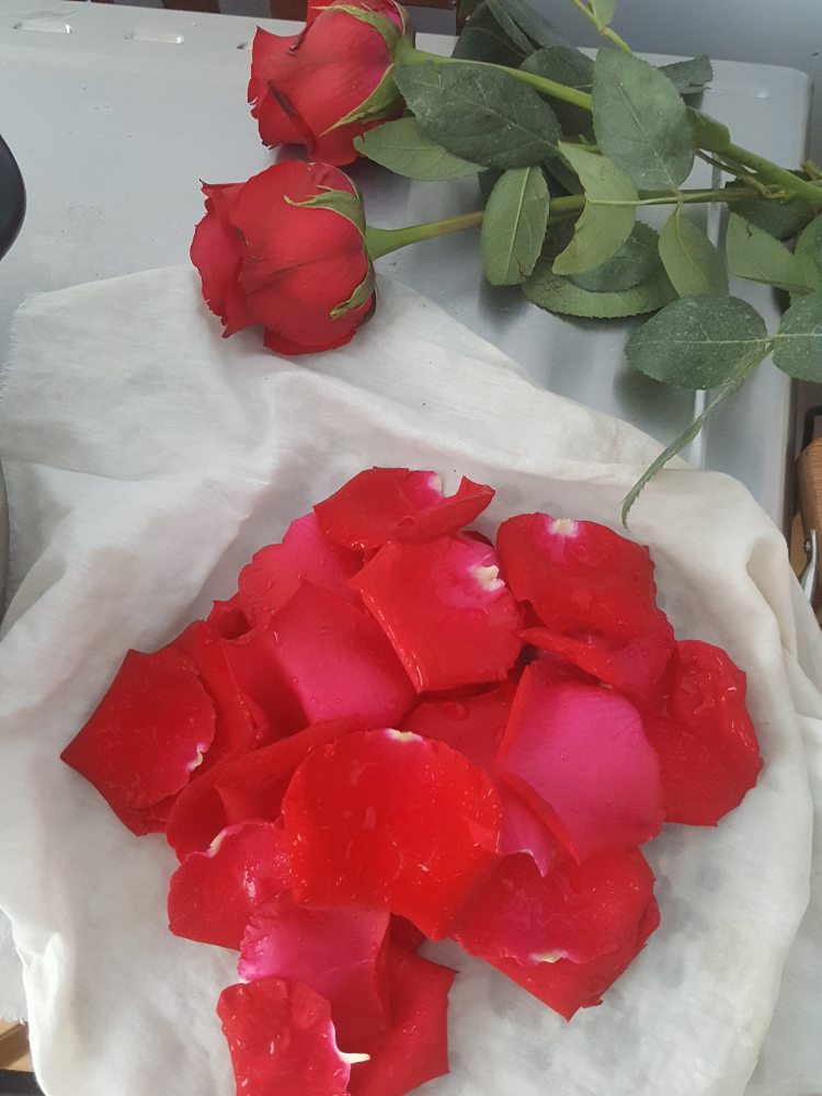 鲜花生日蛋糕步骤7