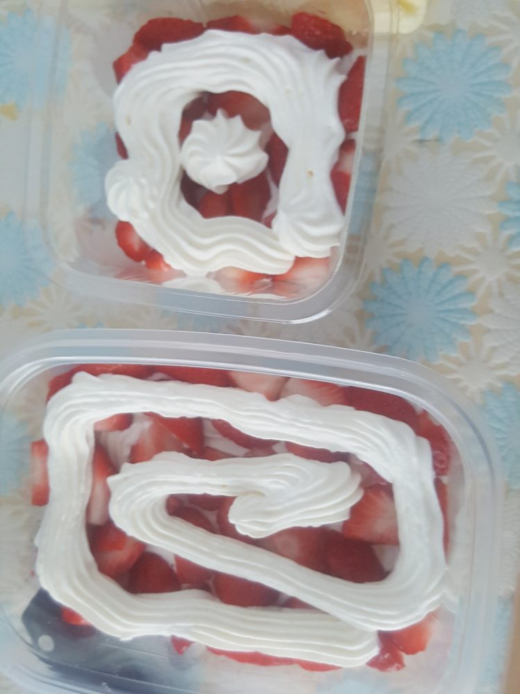 草莓盒子蛋糕步骤5
