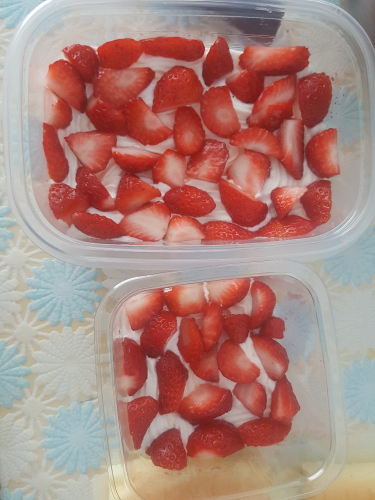 草莓盒子蛋糕步骤4