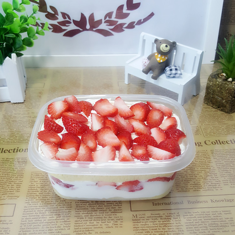 草莓盒子蛋糕步骤7