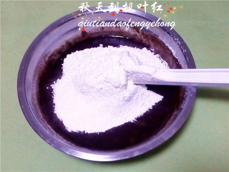 香浓巧克力杯蛋糕步骤4