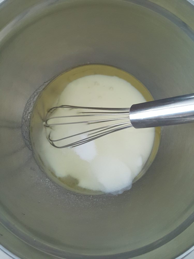 酸奶木糖醇戚风蛋糕步骤1