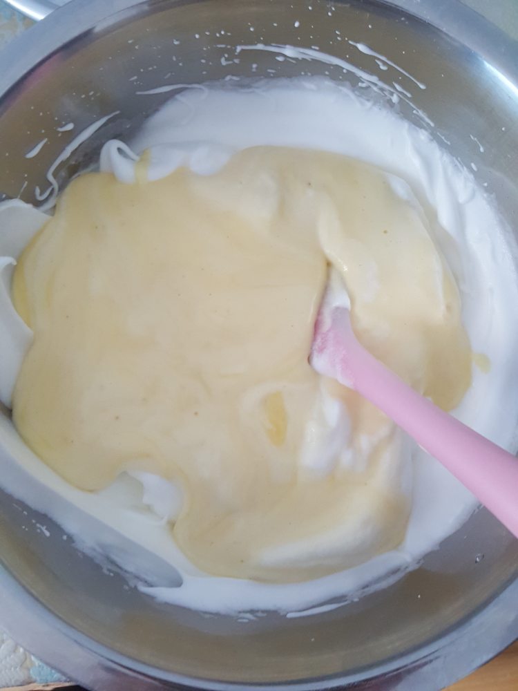 酸奶木糖醇戚风蛋糕步骤5