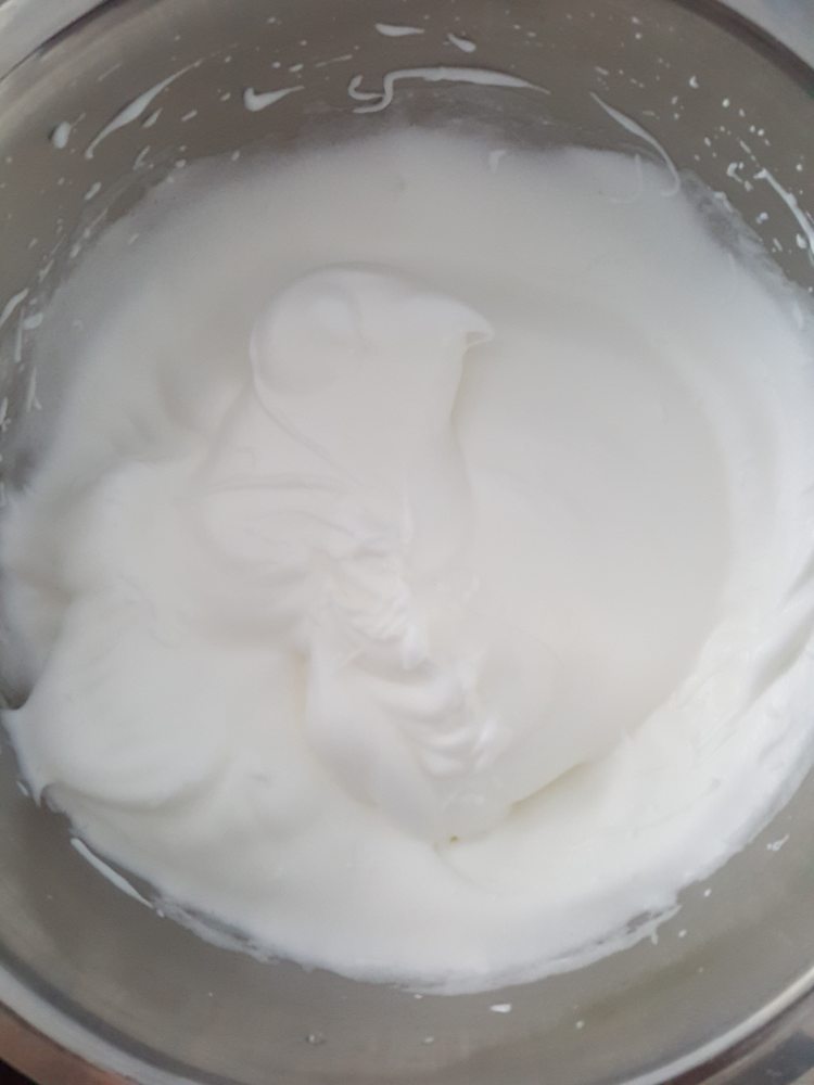 酸奶木糖醇戚风蛋糕步骤4