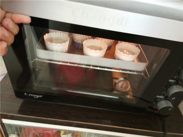 黑芝麻戚风纸杯蛋糕步骤10
