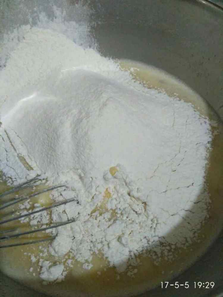 巧克力香蕉杯子蛋糕步骤8