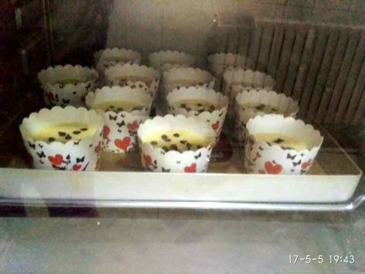 巧克力香蕉杯子蛋糕步骤11