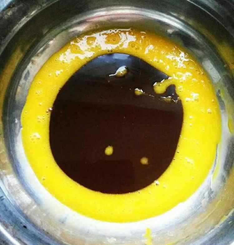 巧克力酱戚风蛋糕步骤2