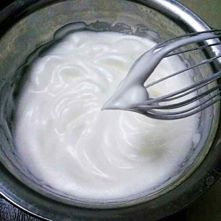 巧克力酱戚风蛋糕步骤5