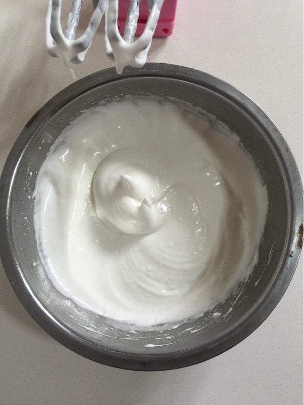 低温烘烤版戚风蛋糕步骤10