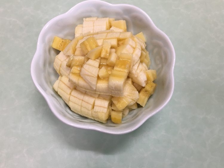 香蕉松仁麦芬蛋糕步骤1