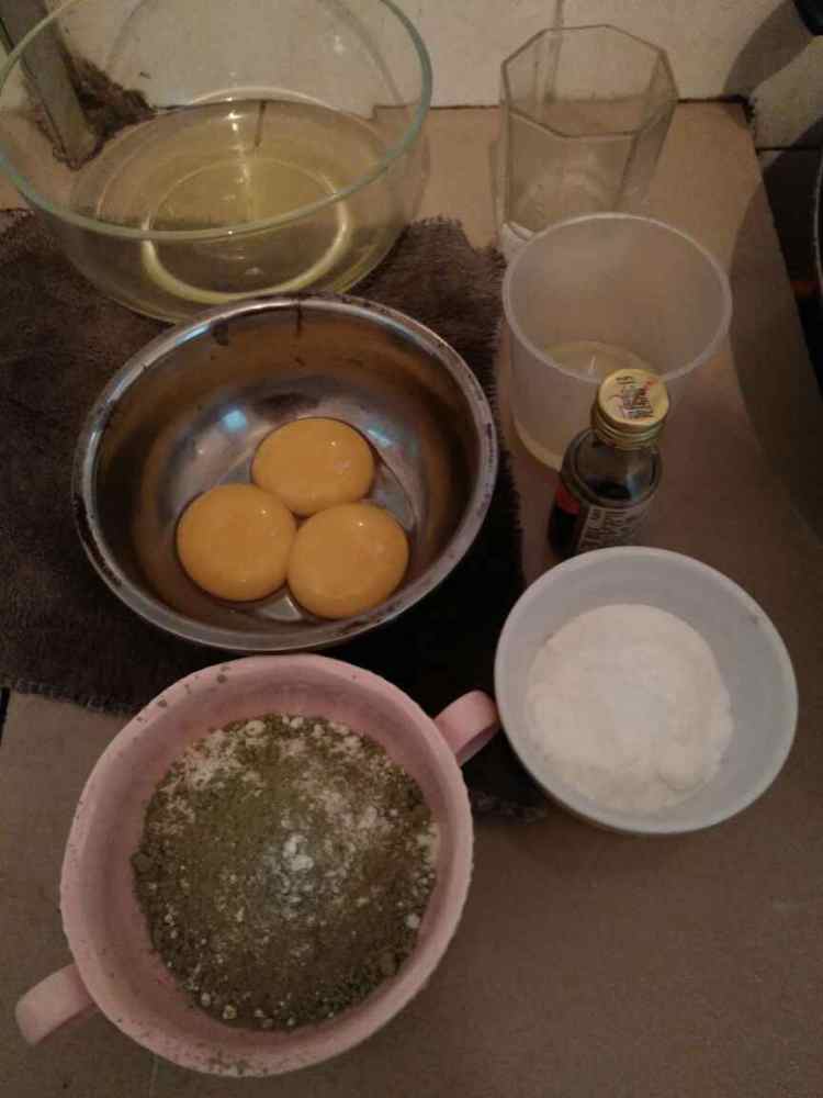抹茶芒果黄桃蛋糕卷步骤1