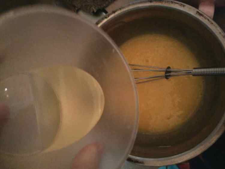 抹茶芒果黄桃蛋糕卷步骤4