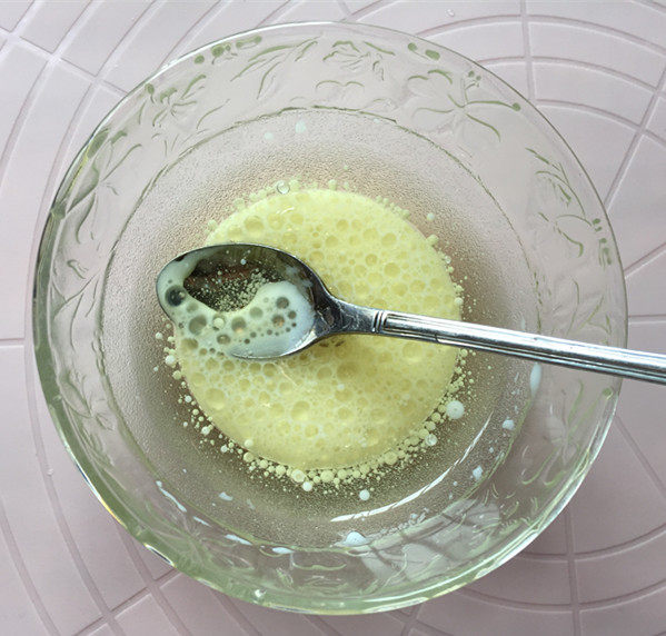 草莓杯子蛋糕步骤10