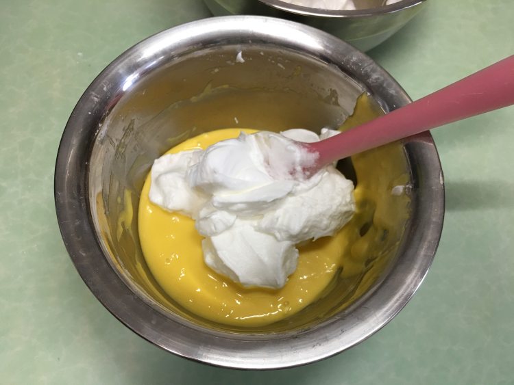 8寸原味戚风蛋糕步骤9