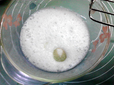 茼蒿戚风蛋糕步骤8