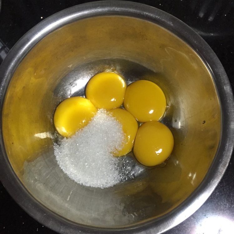 可可戚风蛋糕步骤2